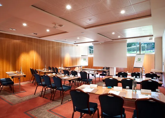 Doubletree By Hilton Paris Bougival
