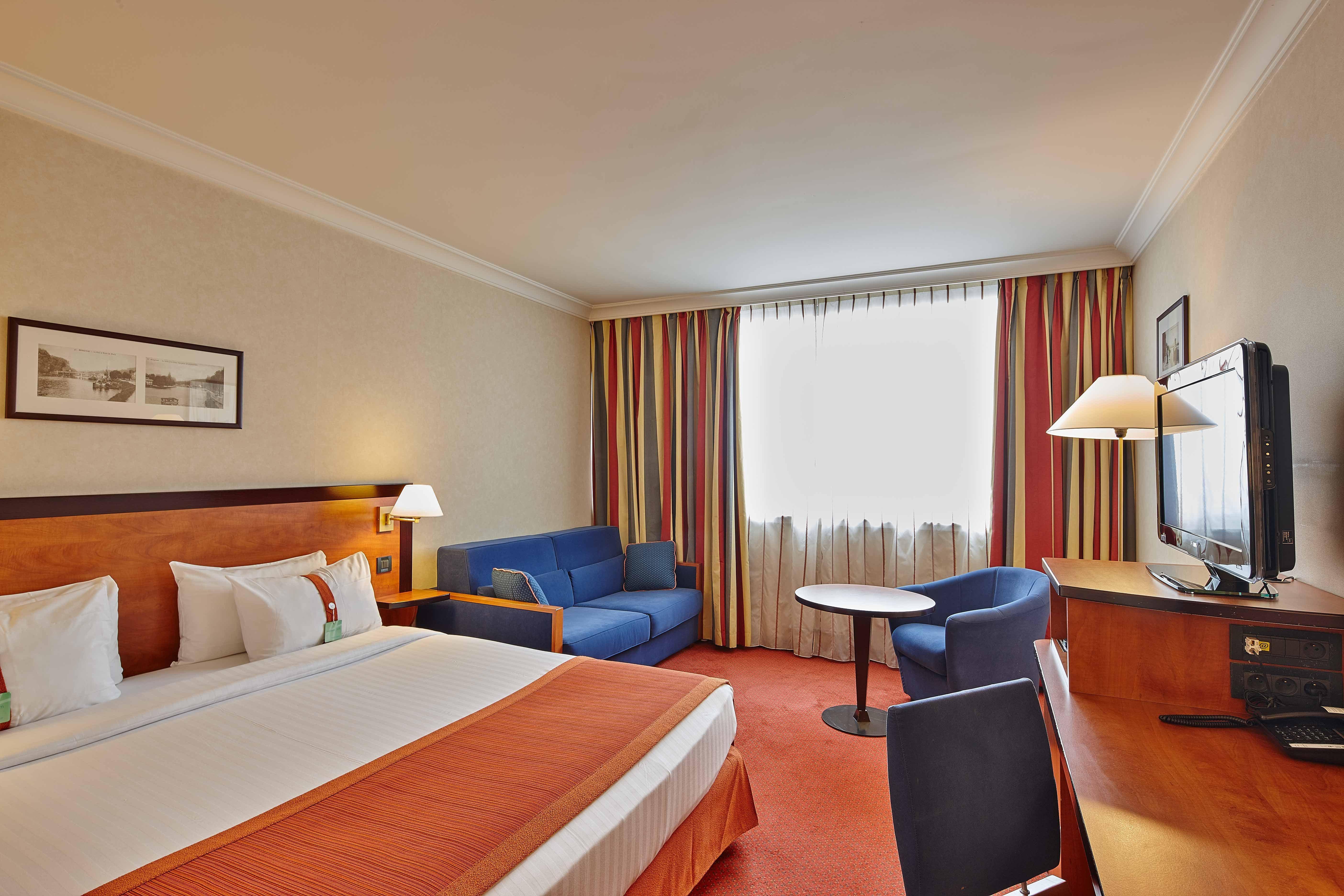 Hotel Doubletree By Hilton Paris Bougival