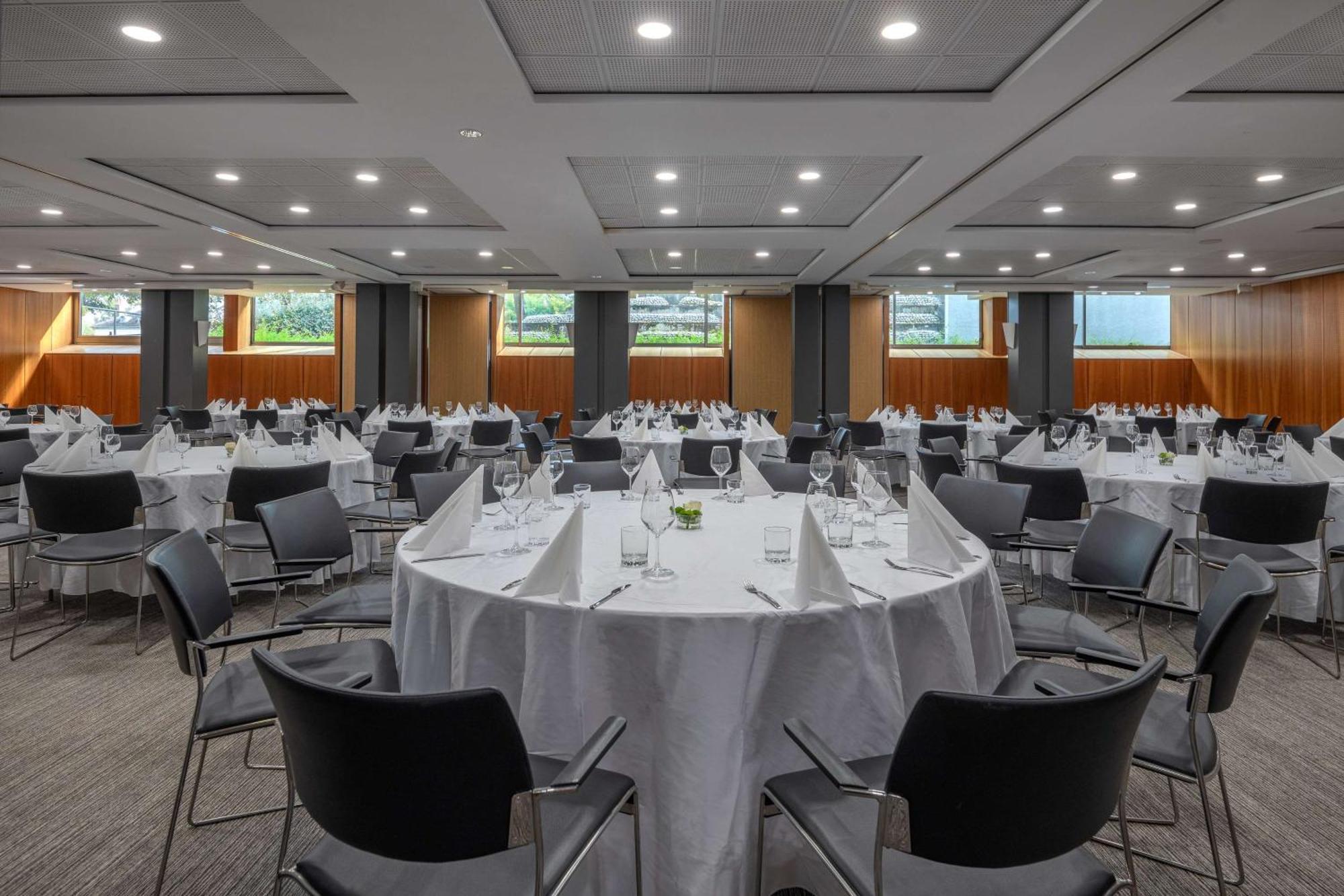 Doubletree By Hilton Paris