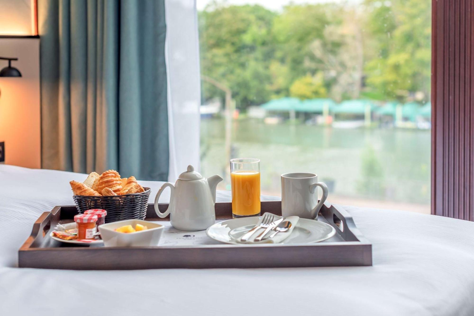 Doubletree By Hilton Paris Hotel 4*