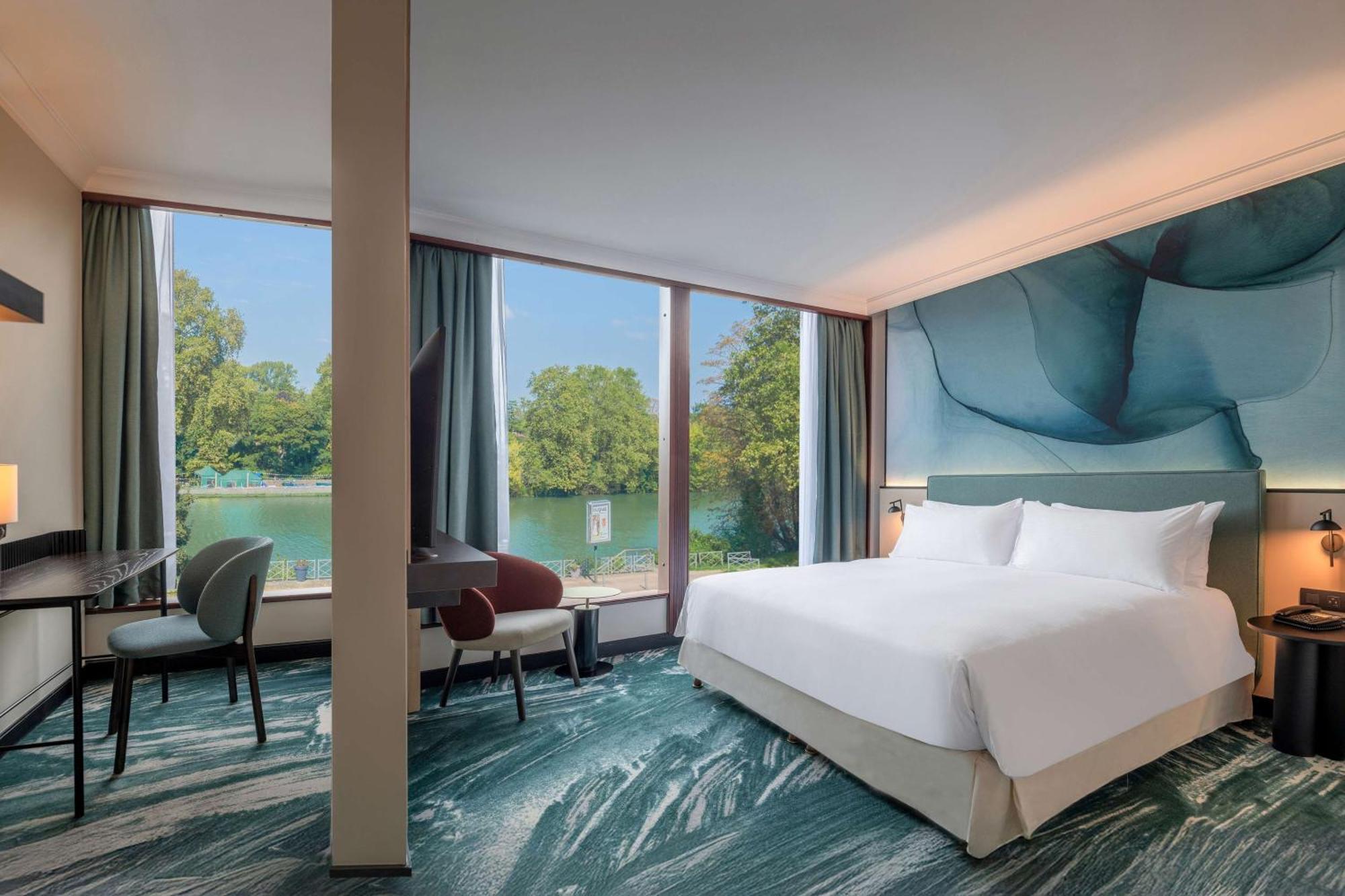 Hotel Doubletree By Hilton Paris Bougival