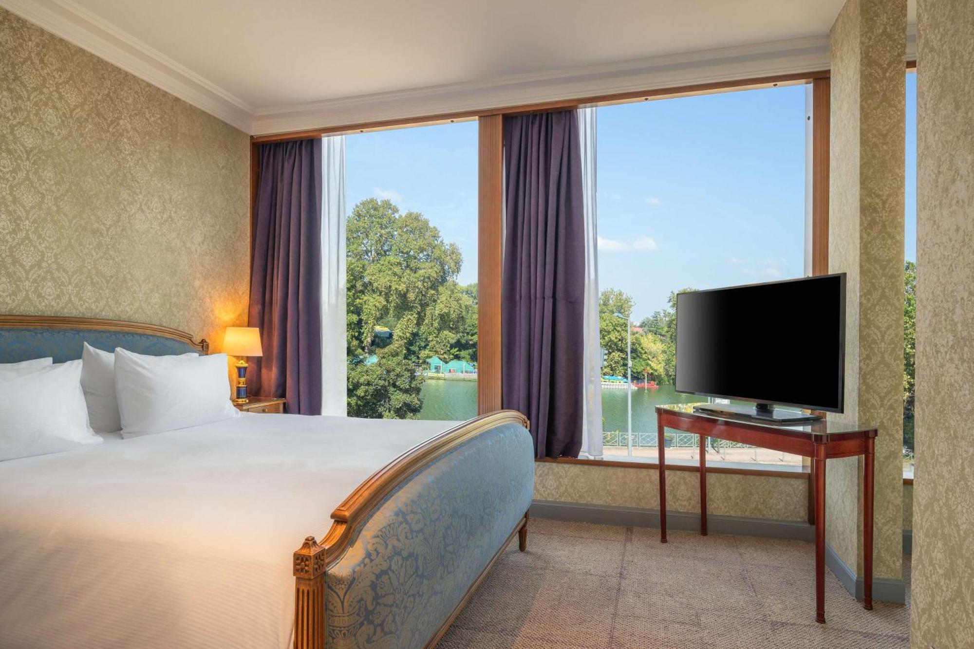 Doubletree By Hilton Paris 4*