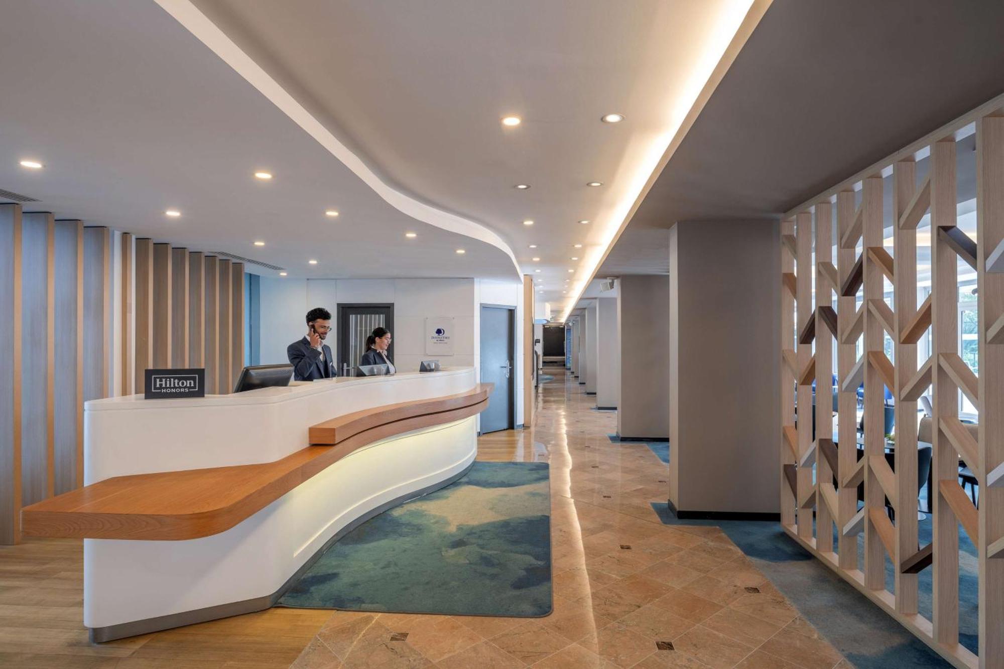 Doubletree By Hilton Paris Hotel